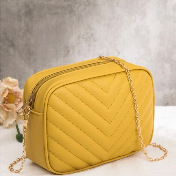 Mini chevron crossbody bag - Picture 3 of 4